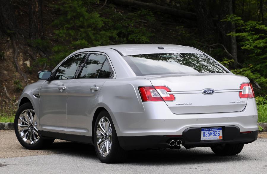  Ford Taurus 2010 года  (фото 130 из 161)